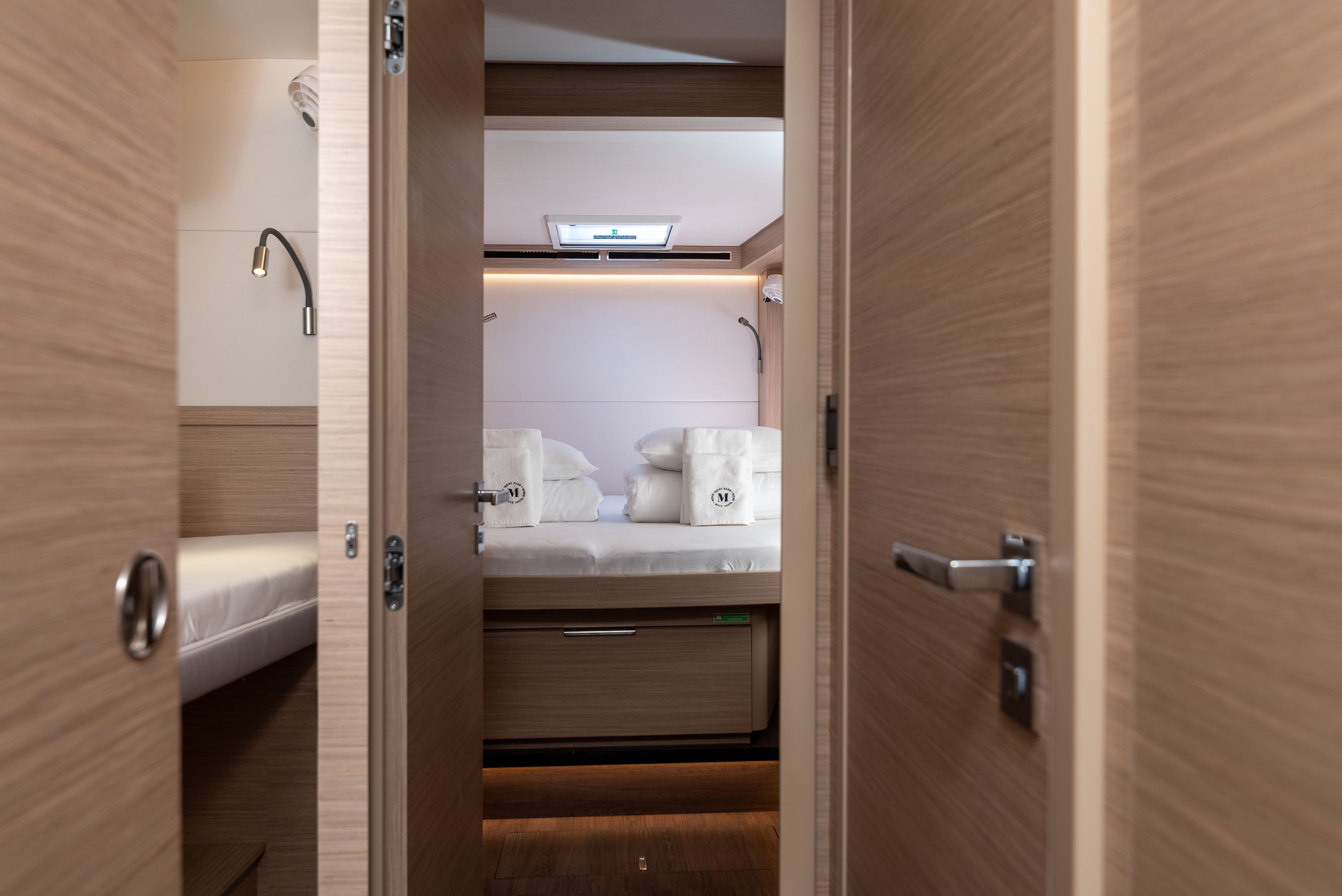 Lagoon 51 | Moonshadow