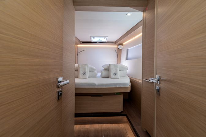 Lagoon 51 | Moonshadow