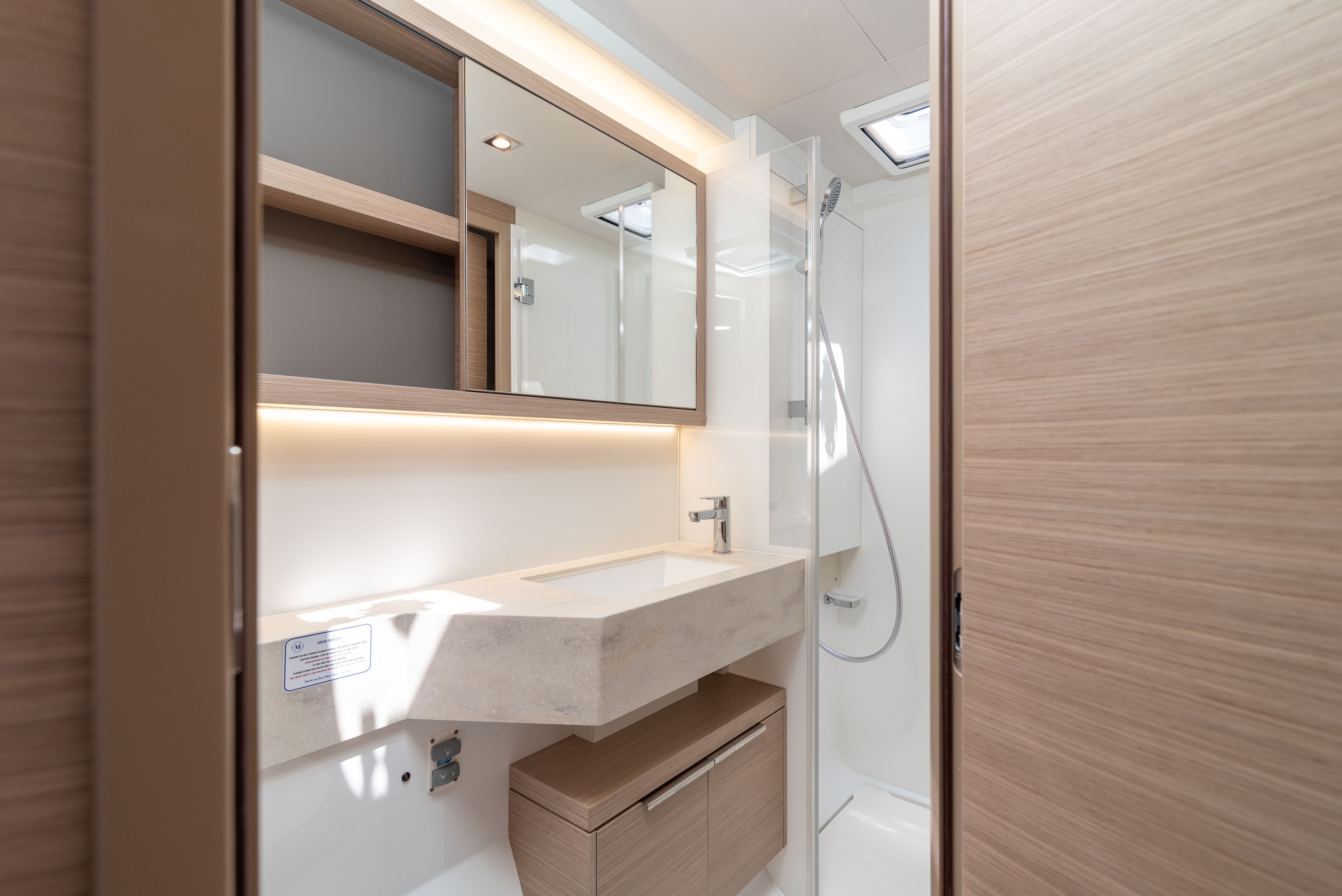 Lagoon 51 | Moonshadow