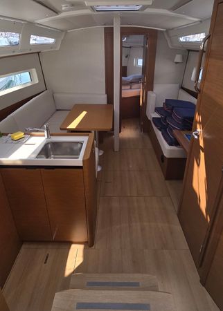 Jeanneau Sun Odyssey 380 | Leo