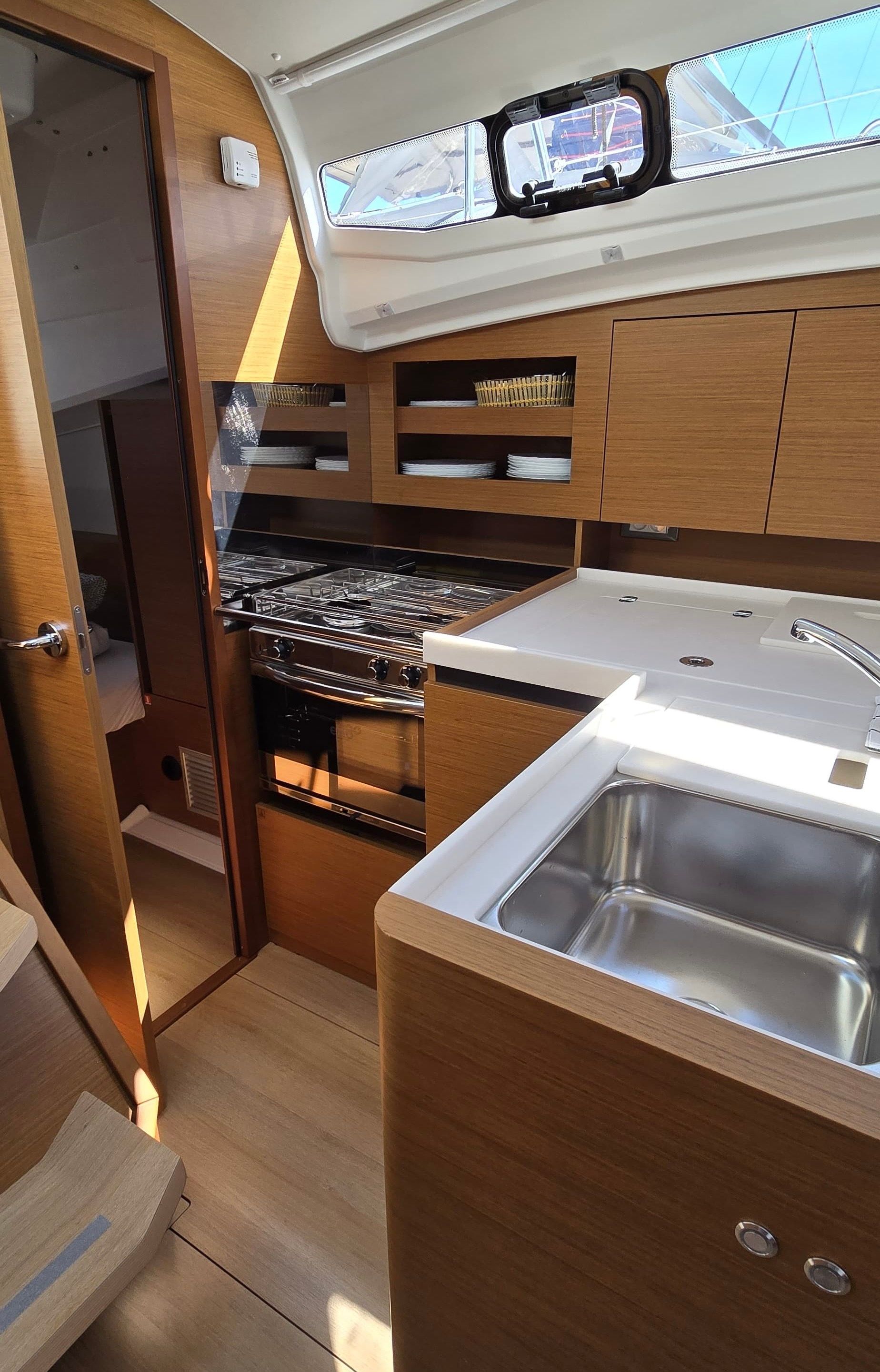 Jeanneau Sun Odyssey 380 | Leo