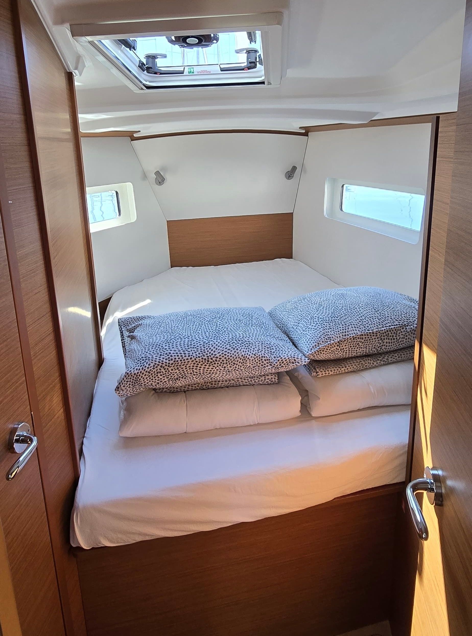 Jeanneau Sun Odyssey 380 | Leo
