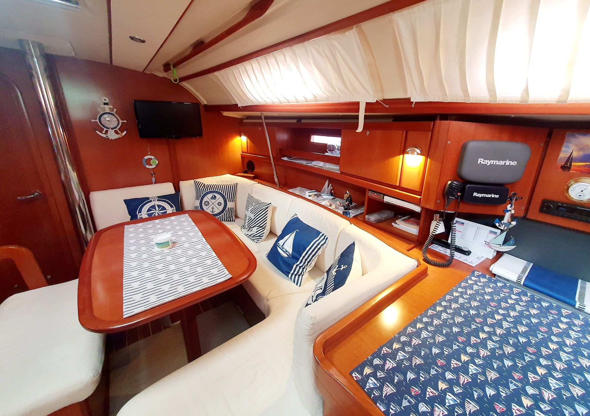 Dufour 385 | Mistral