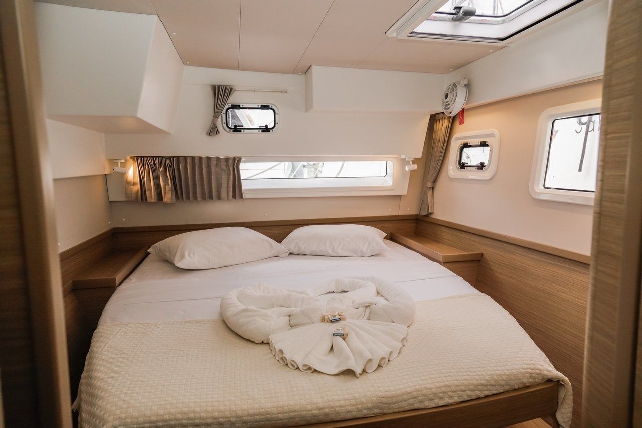 Lagoon 42 | Golden Bride