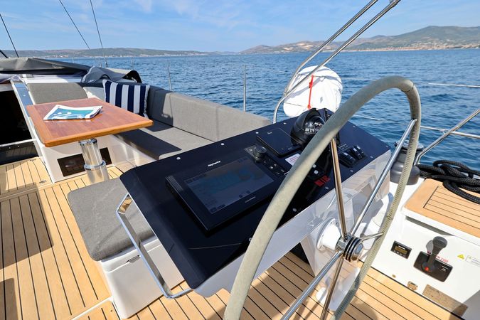 Hanse 510 | Amber