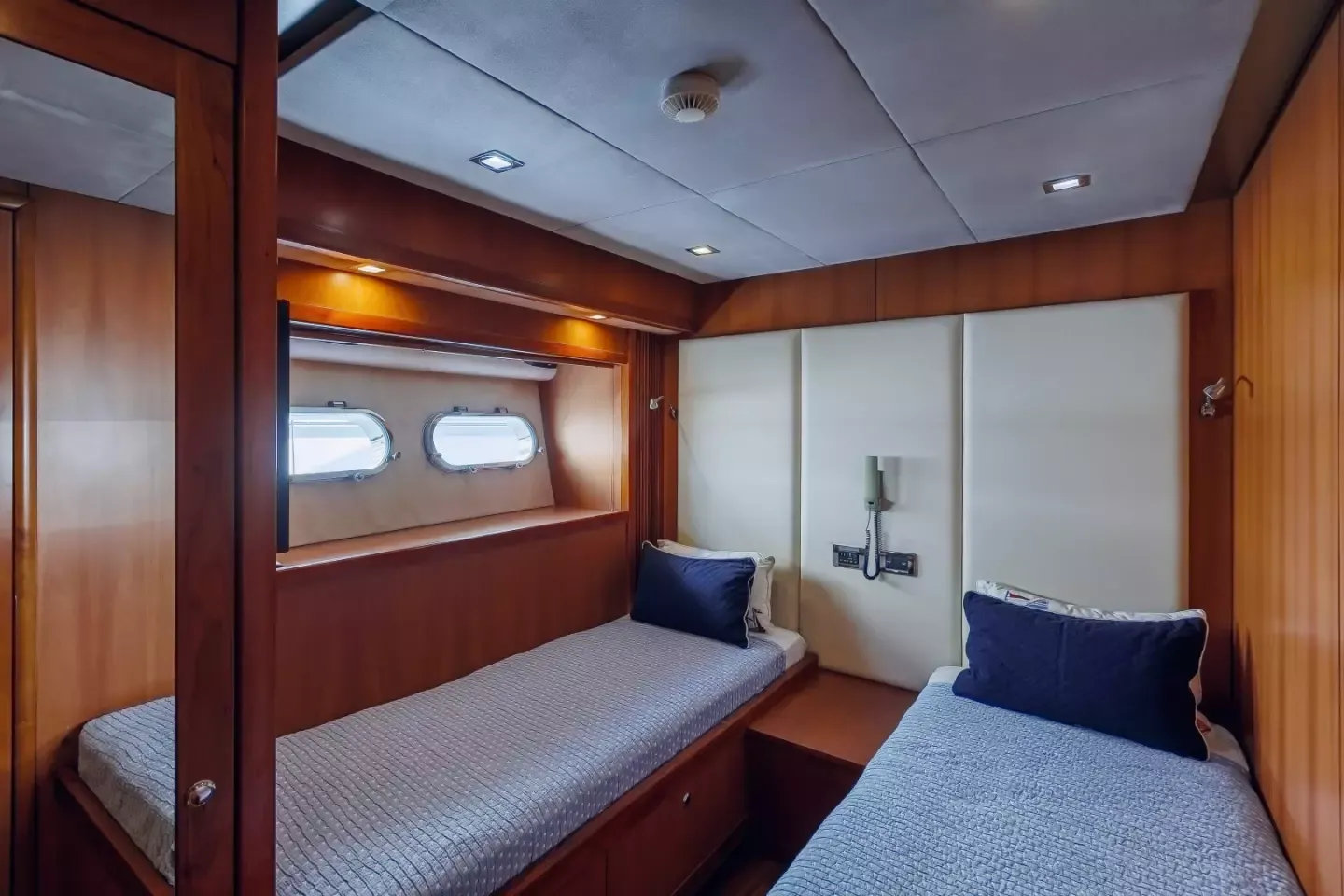 Sunseeker Predator 108 | Eye