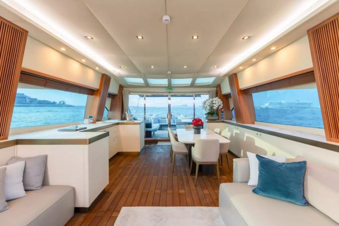 Sunseeker Predator 108 | Eye