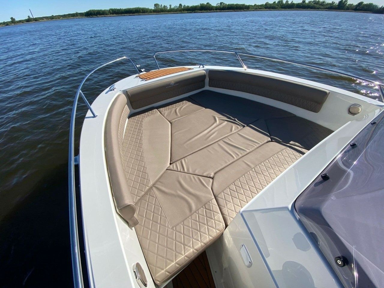 Atlantic Marine 750 | 3