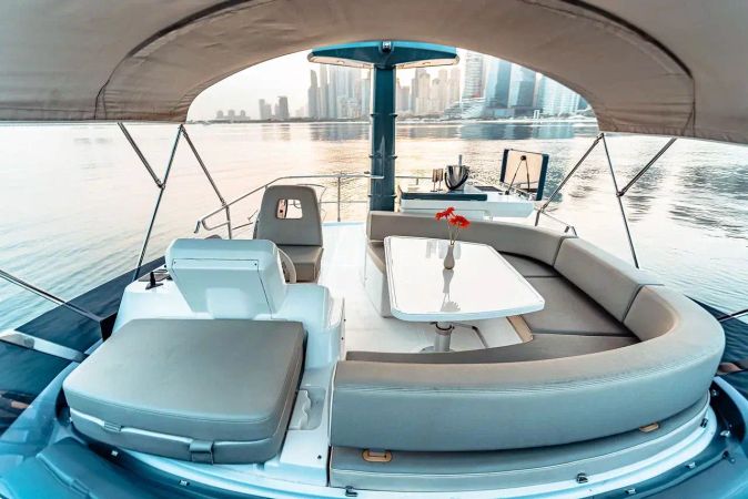 Azimut 43 | Fat Bob