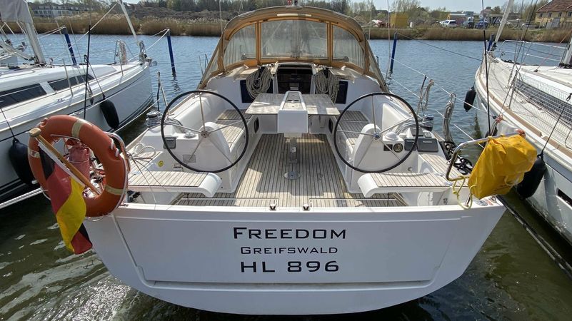 Dufour 382 | Freedom