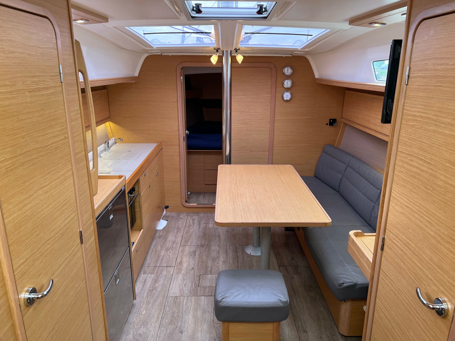 Dufour 382 | Freedom