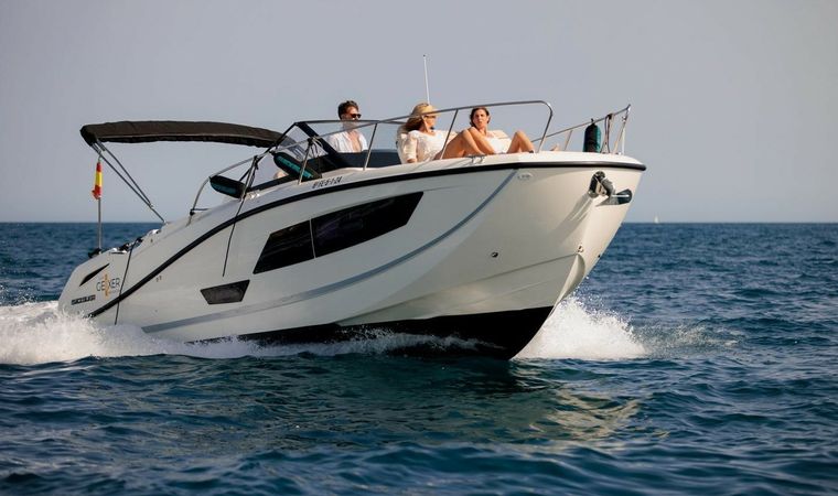 Quicksilver Activ 875 Sundeck | Geixer