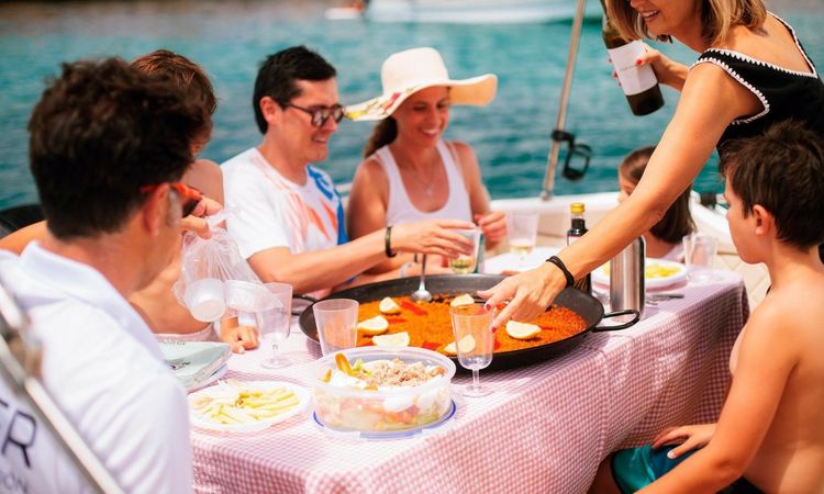 Quicksilver Activ 875 Sundeck | Geixer