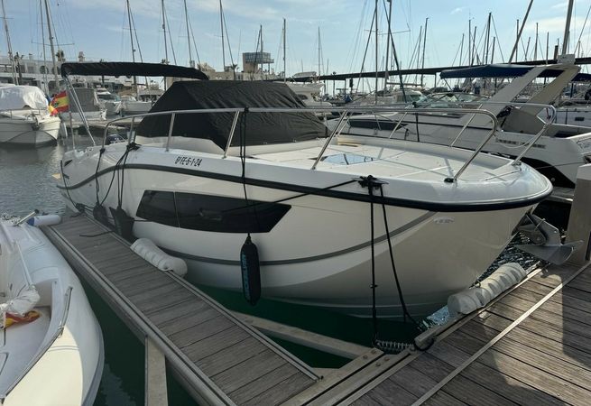 Quicksilver Activ 875 Sundeck | Geixer