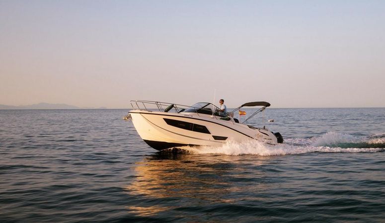 Quicksilver Activ 875 Sundeck | Geixer