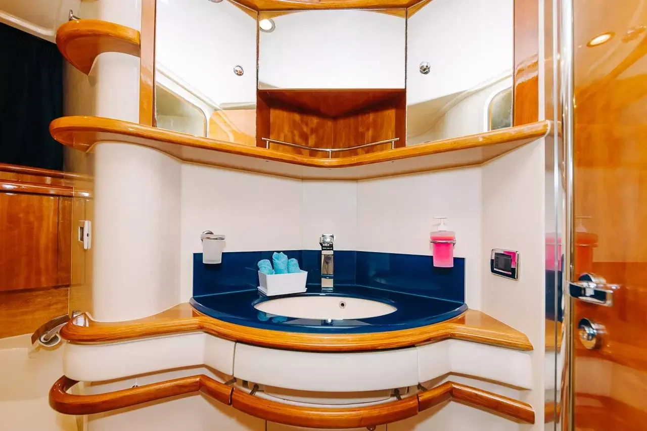 Azimut 55 | 8ofUS