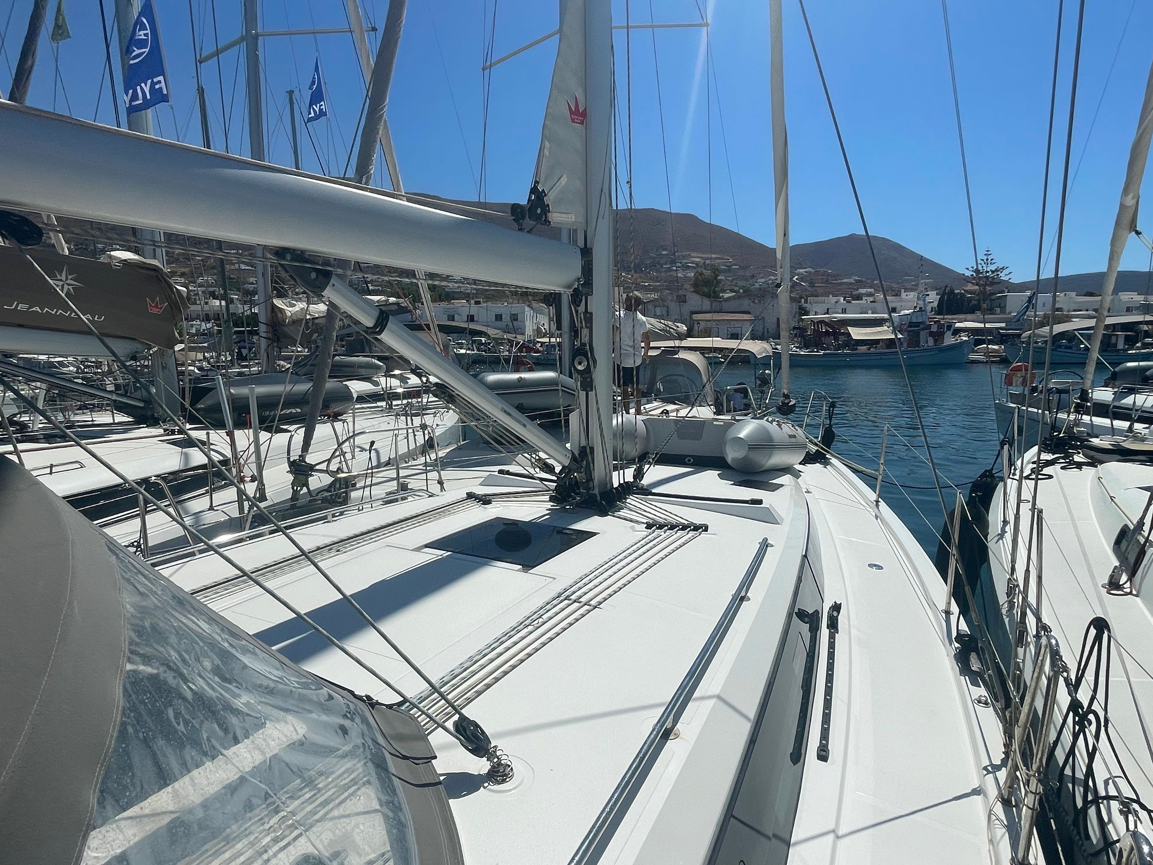 Bavaria C42 | Blackberry