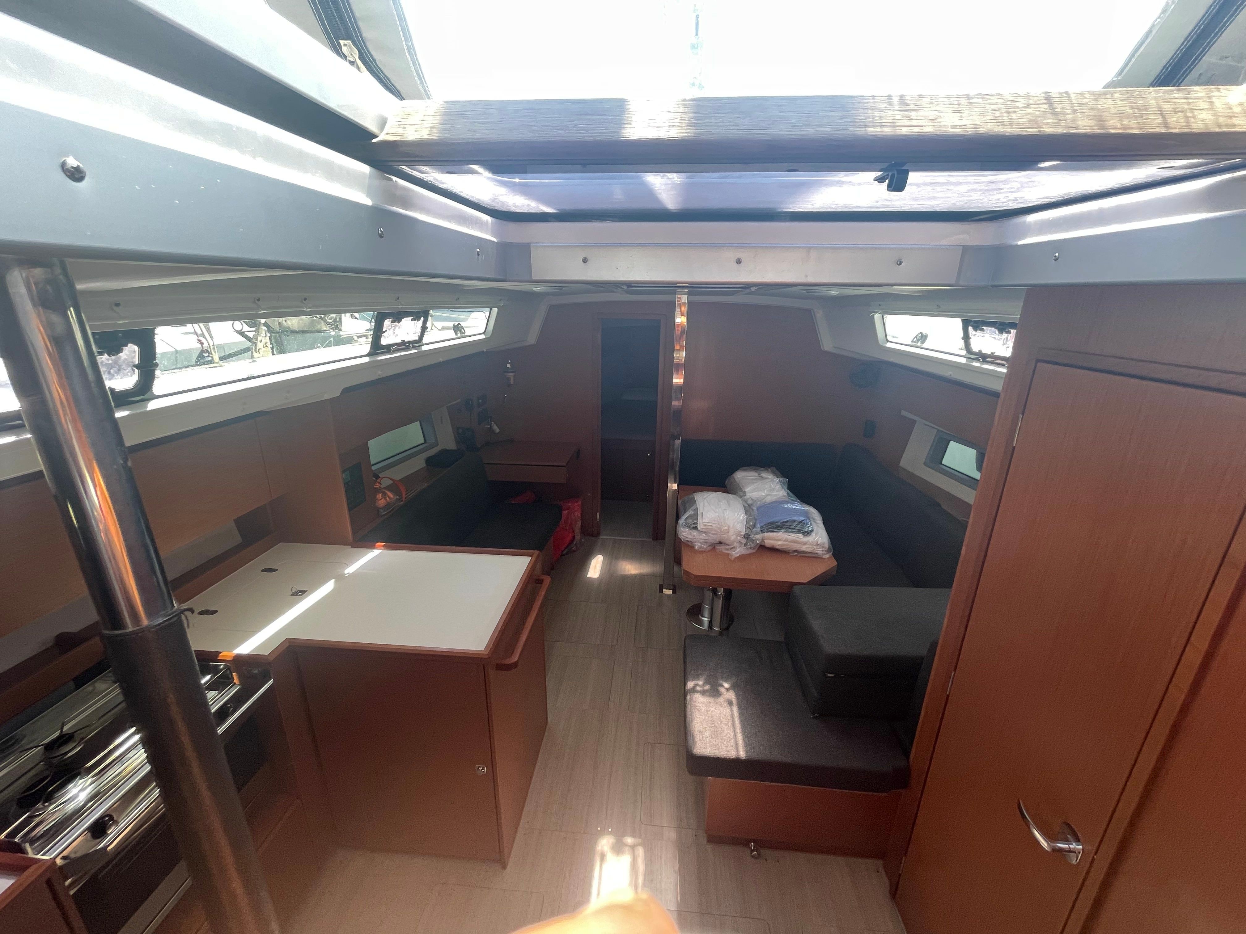 Bavaria C42 | Blackberry