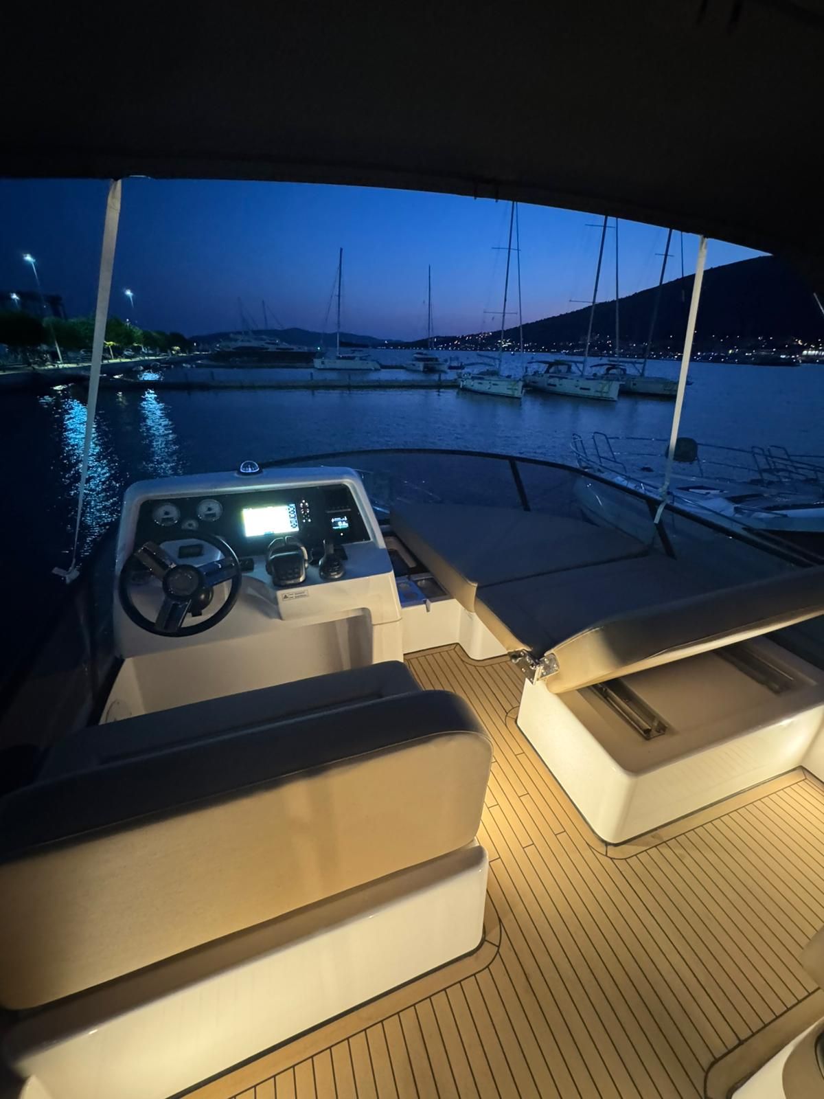 Bavaria Virtess 420 Fly | Lana