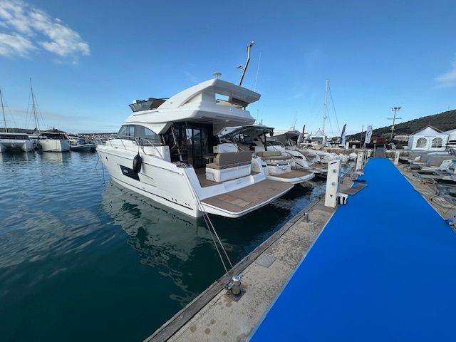 Bavaria Virtess 420 Fly | Lana