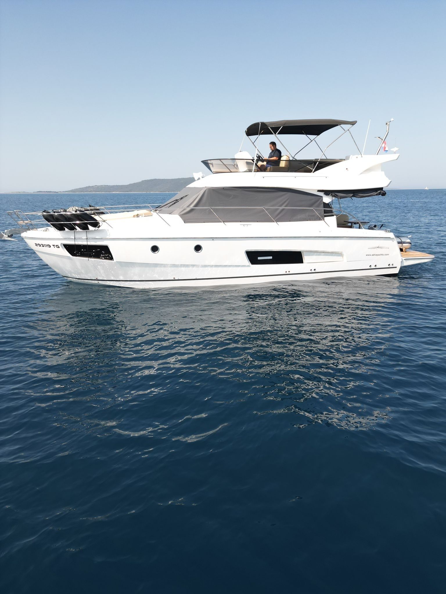 Bavaria Virtess 420 Fly | Lana