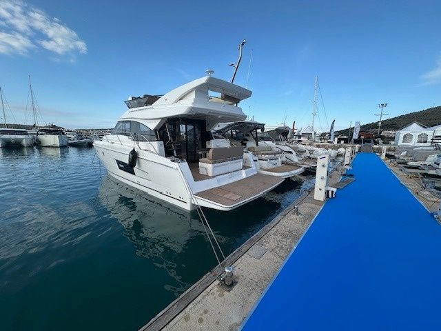 Bavaria Virtess 420 Fly | Lana