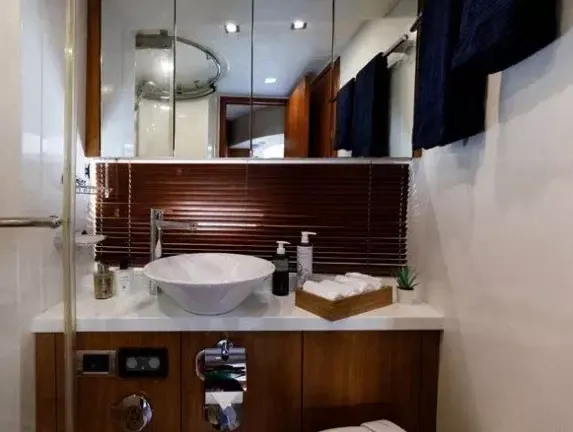 Sunseeker 64 | Julia