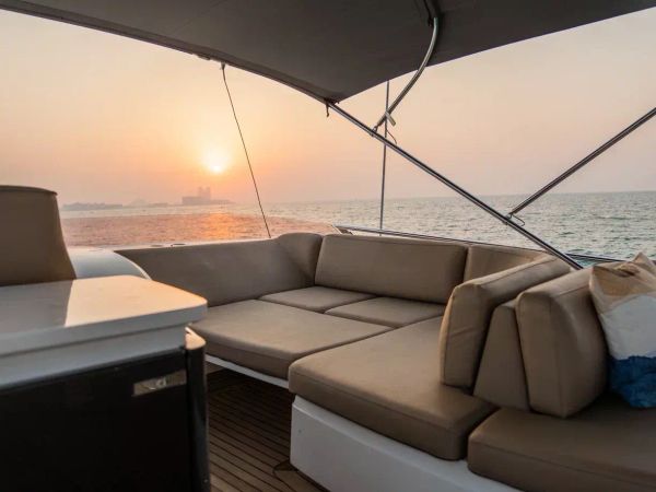 Princess 56 | Loop