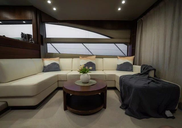 Princess 56 | Loop