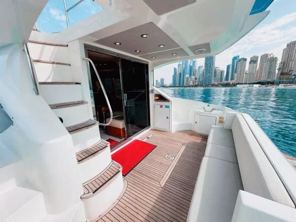 Azimut 45 | Sky