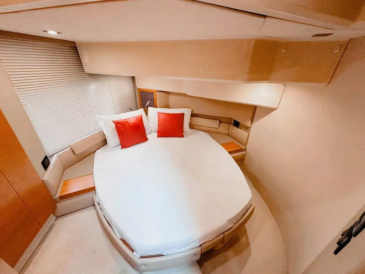 Azimut 45 | Sky