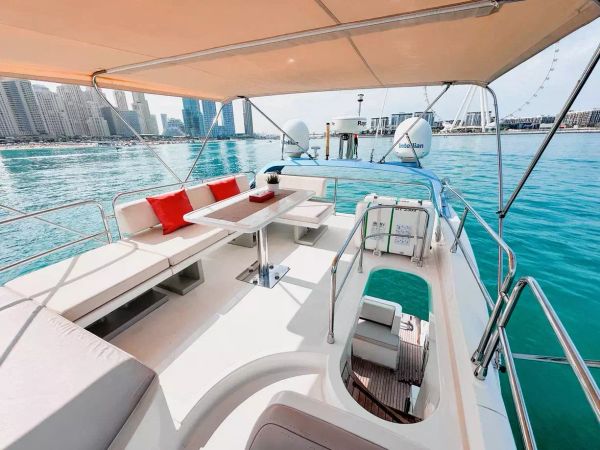 Azimut 45 | Sky