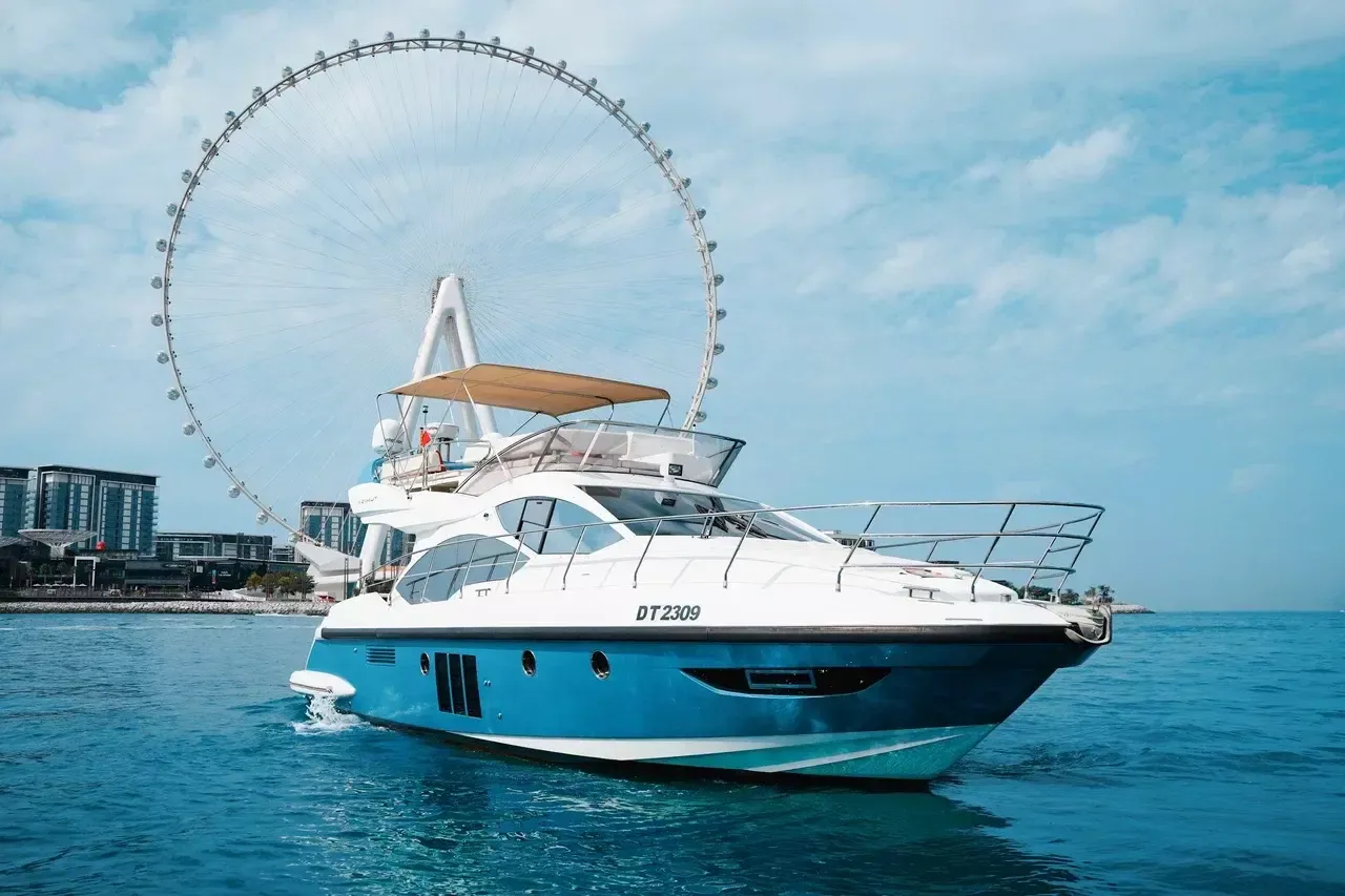 Azimut 45 | Sky
