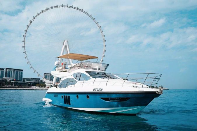 Azimut 45 | Sky