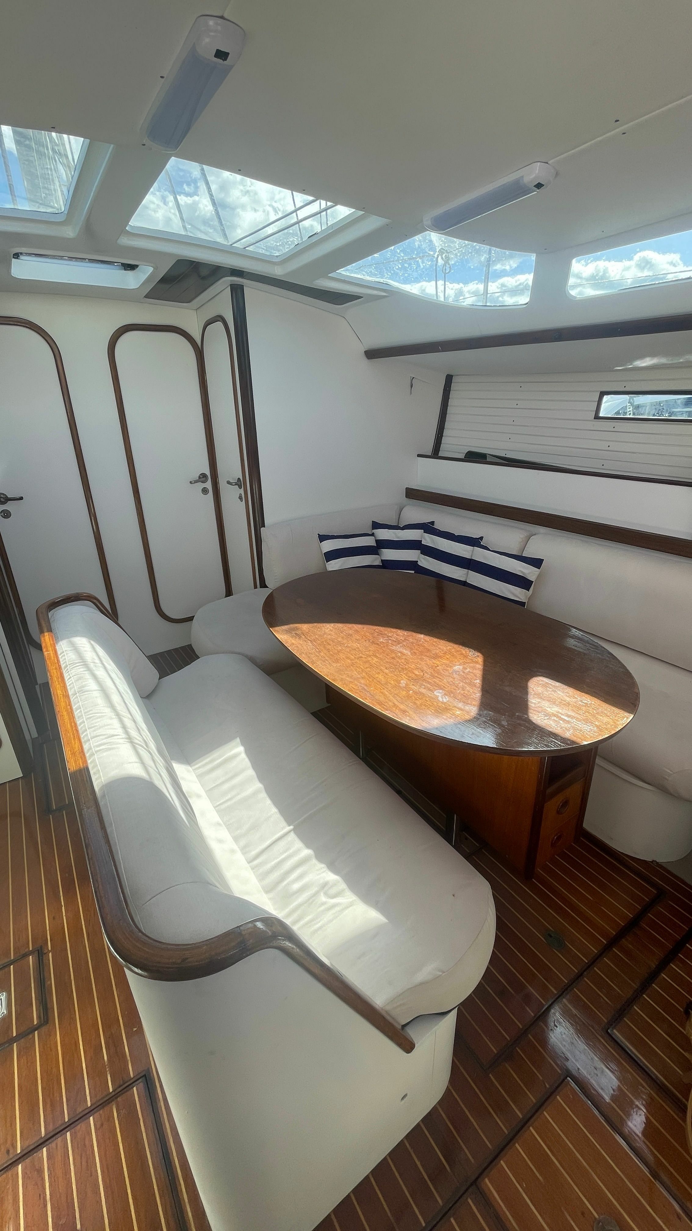 Beneteau Oceanis 430 | Phoenix