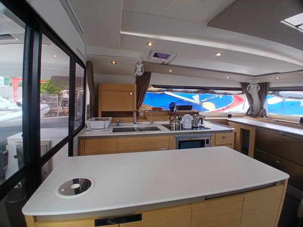 Fountaine Pajot Aura 51 | Lune Rae