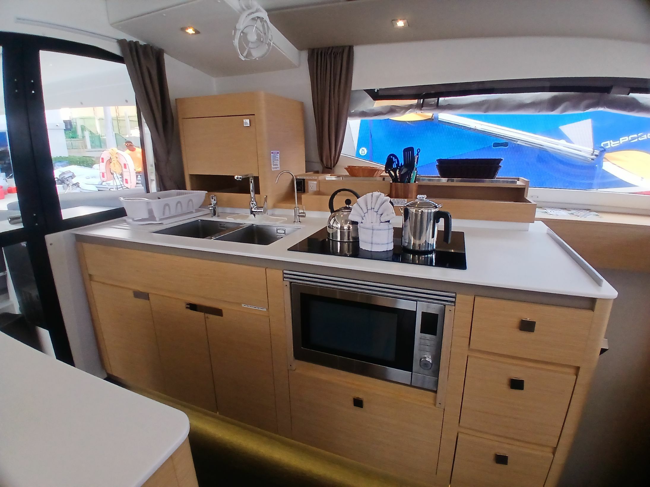 Fountaine Pajot Aura 51 | Lune Rae