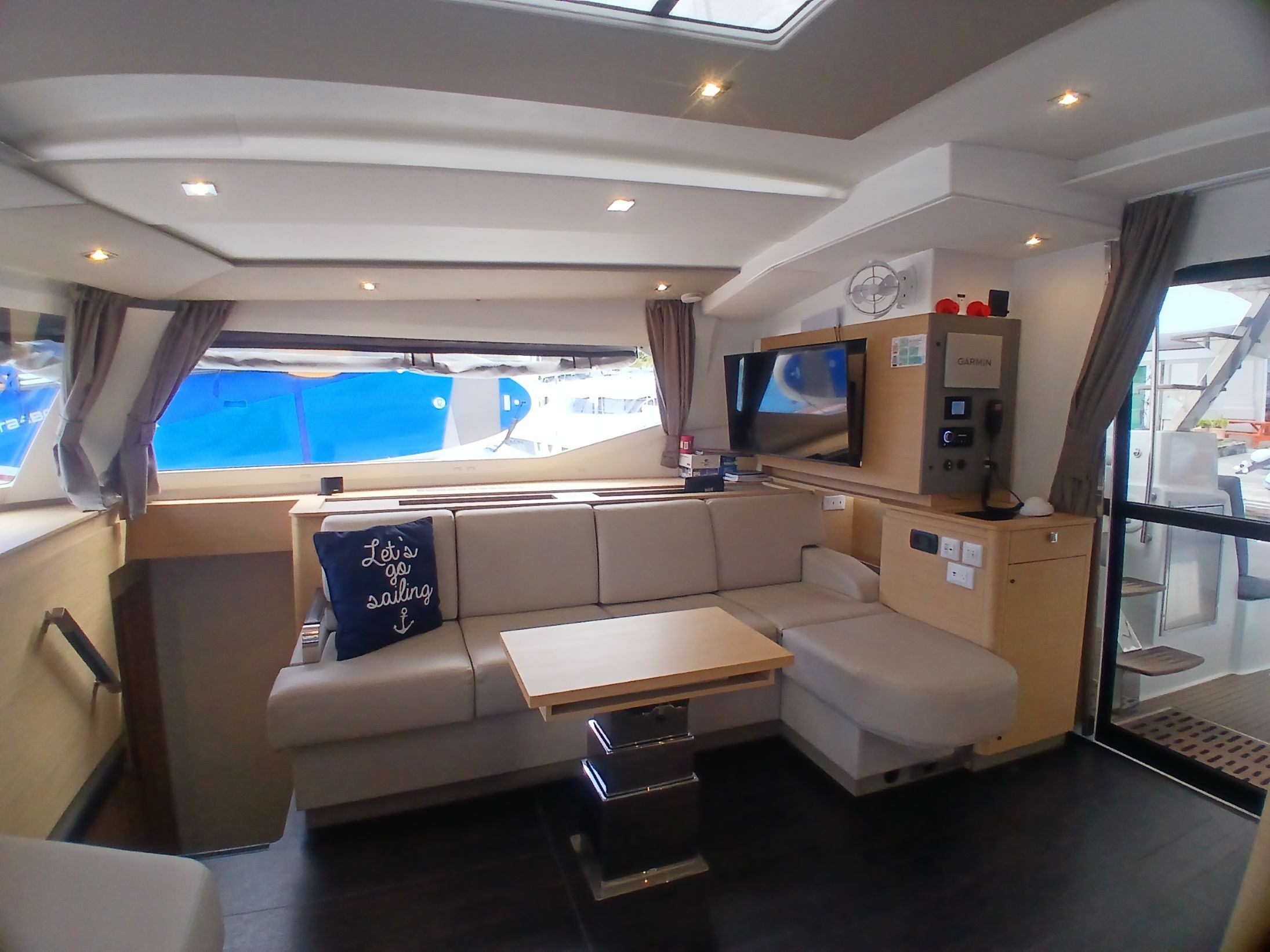 Fountaine Pajot Aura 51 | Lune Rae