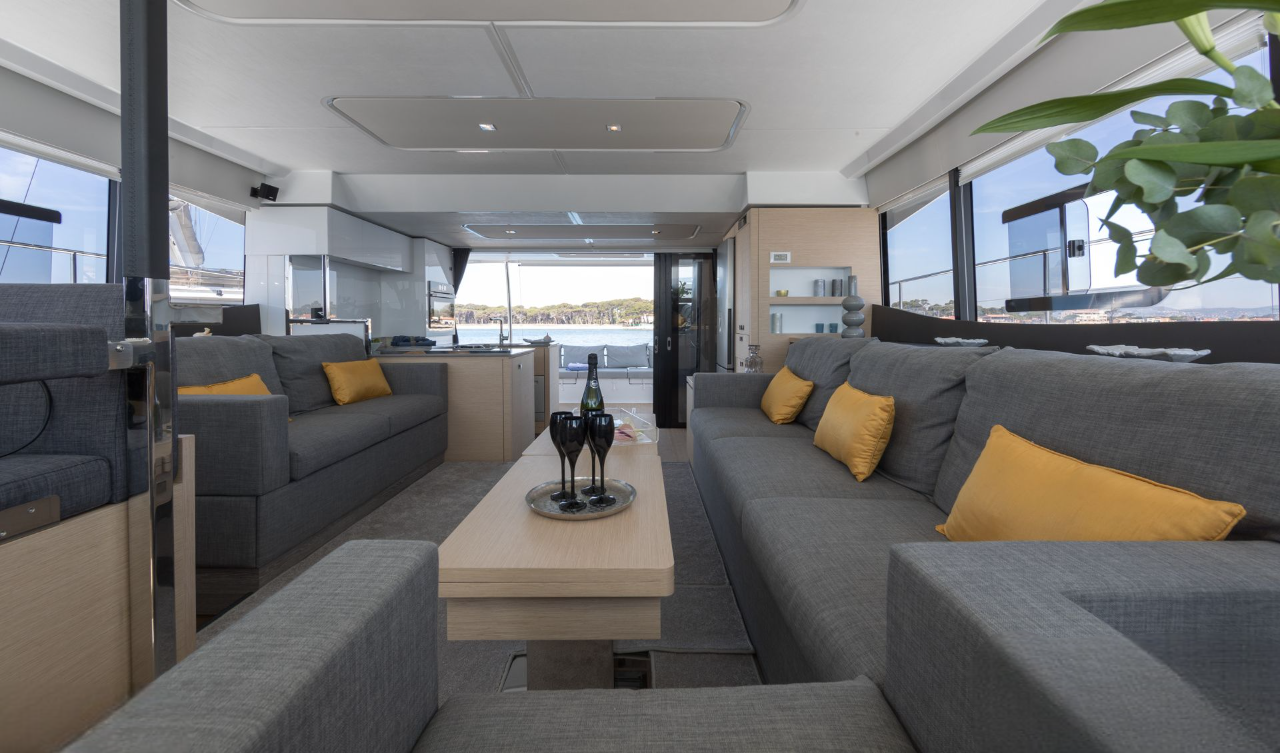 Fountaine Pajot MY6 | Mamma Mia