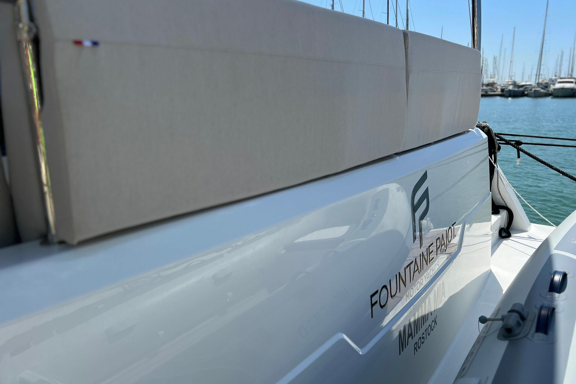 Fountaine Pajot MY6 | Mamma Mia