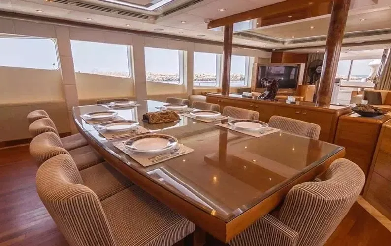 Majesty 121 | Meteor