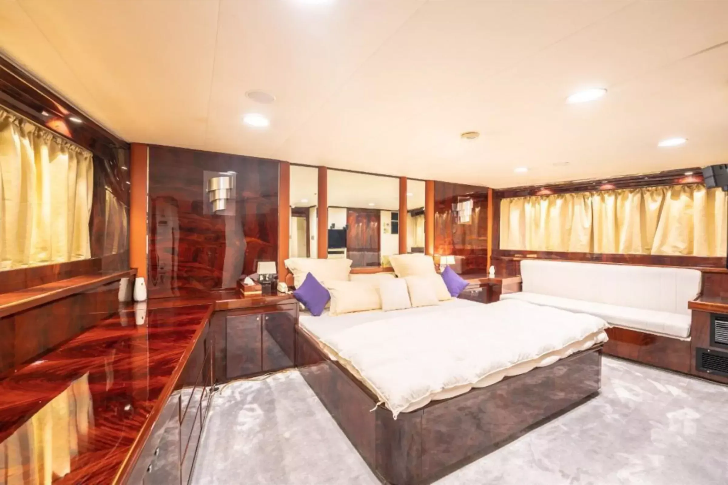 Hatteras 142 | Harpoon