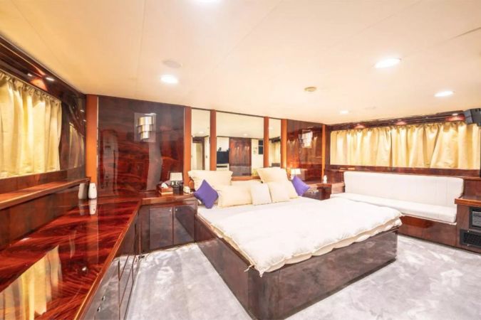 Hatteras 142 | Harpoon