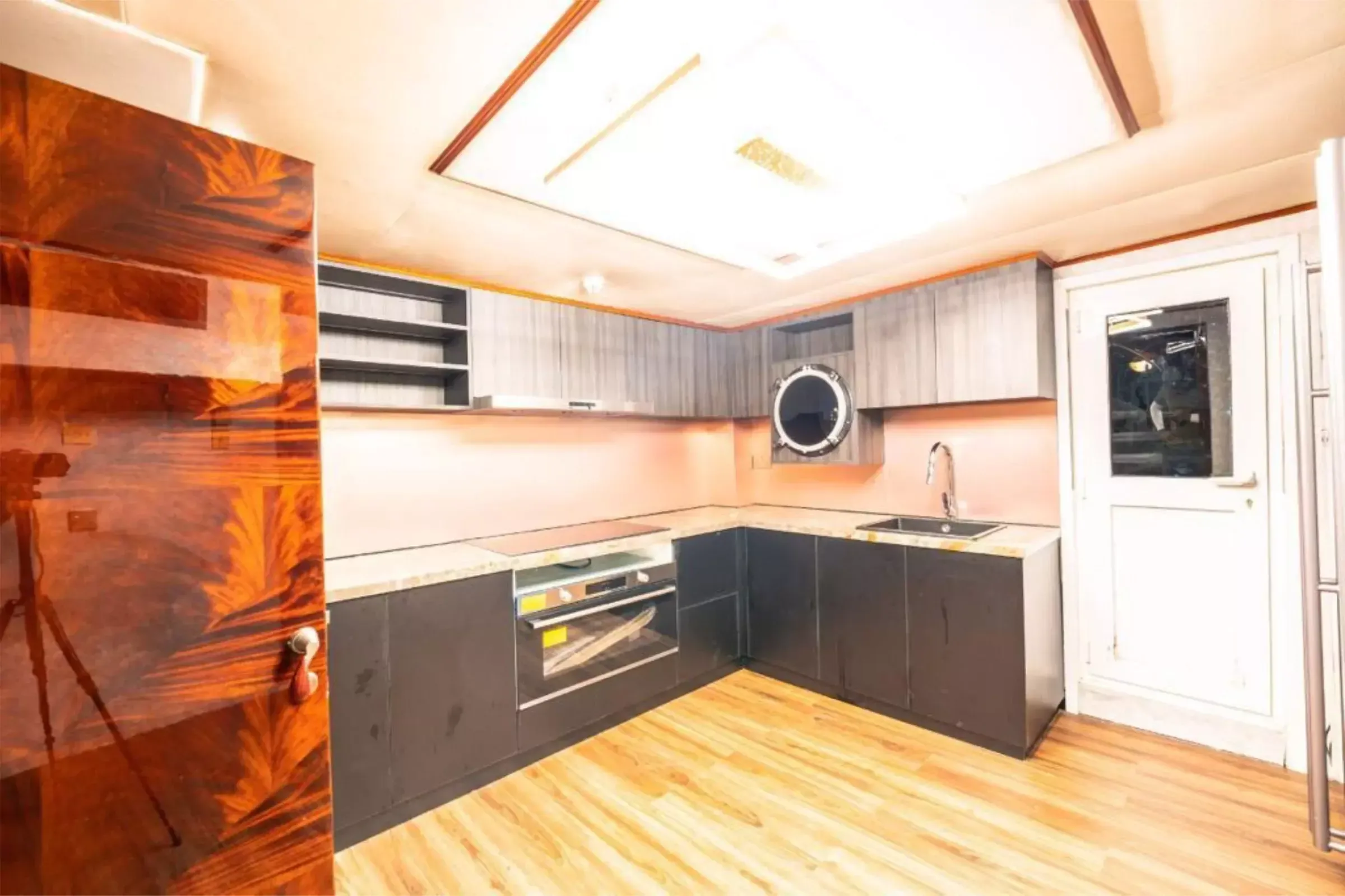 Hatteras 142 | Harpoon