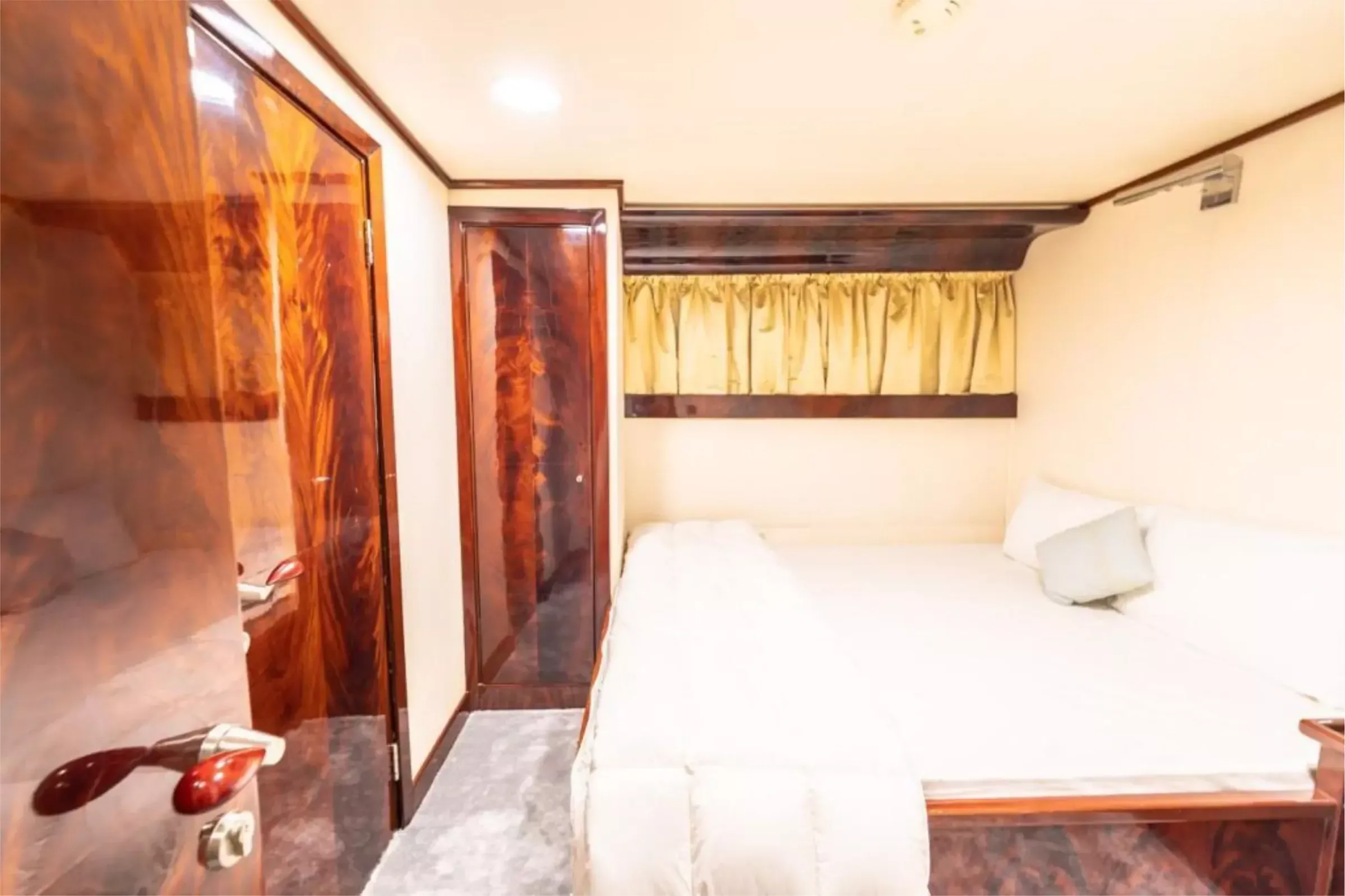 Hatteras 142 | Harpoon