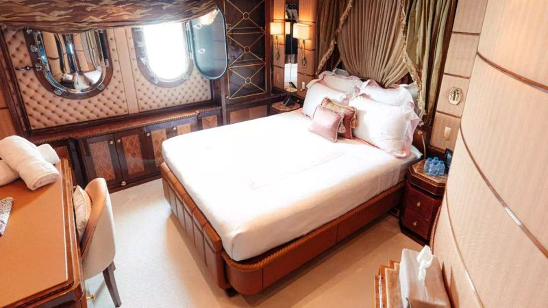 Benetti 184 | Zefzaf