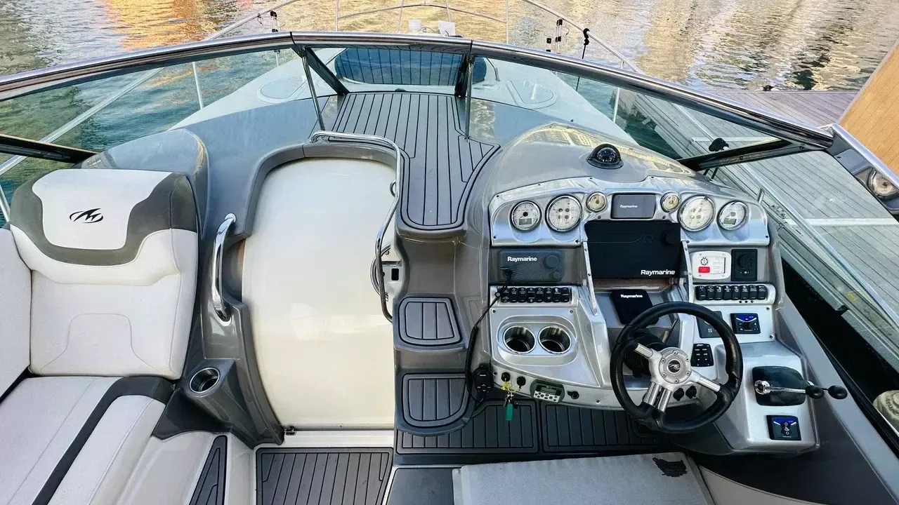 Monterey 375 | The Hideout