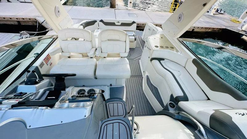 Monterey 375 | The Hideout