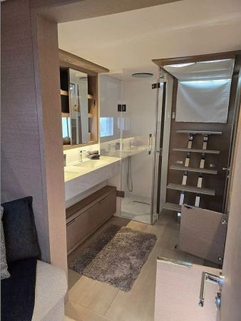 Lagoon Sixty 5 | TriWing Endor