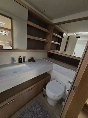 Lagoon Sixty 5 | TriWing Endor